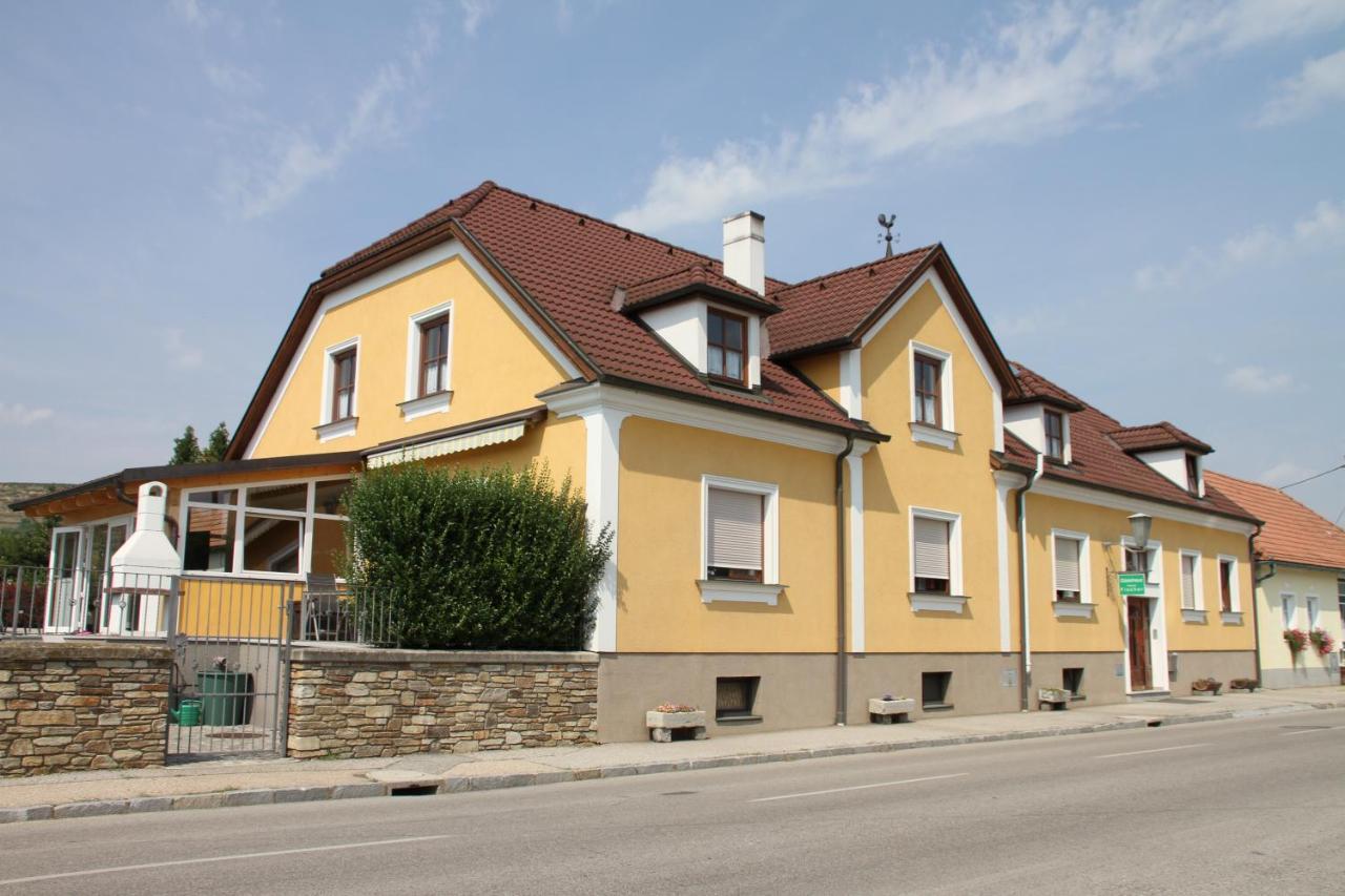 Gaestehaus Fischer Rohrendorf Bed & Breakfast Rohrendorf bei Krems Luaran gambar